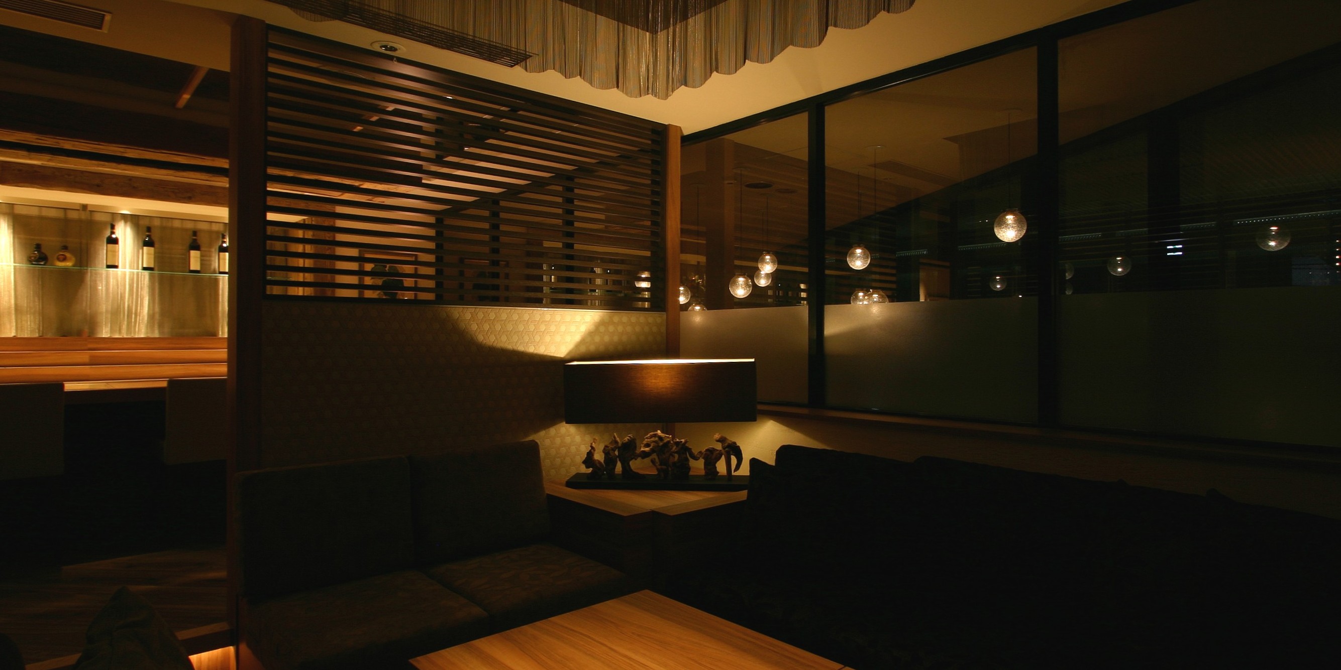 LOBBY&BAR バローダの月